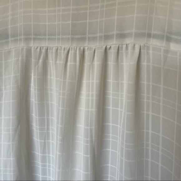 Ivory Loft Blouse - Picture 7 of 8